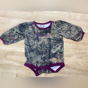 Carhartt 3m onesie